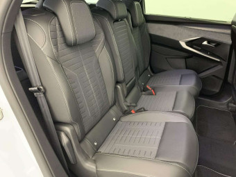 PEUGEOT 5008 HYBRID 145 E-DCS6 GT