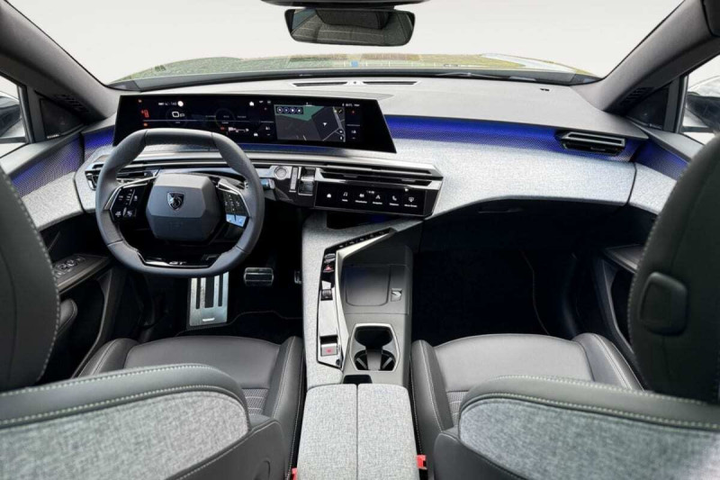 PEUGEOT 3008 1.2 HYBRID 145 GT E-DCS6