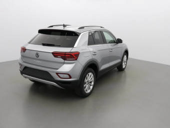 VOLKSWAGEN T-ROC LIFE 150 TSI DSG-7