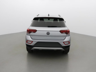 VOLKSWAGEN T-ROC LIFE 150 TSI DSG-7