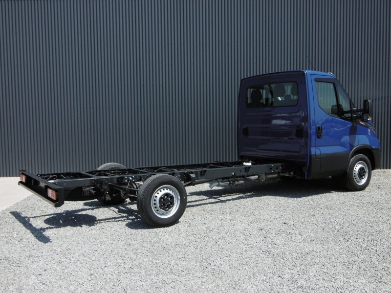 IVECO DAILY CHASSIS CAB 35S17 EMP 4100 180 TD BVA