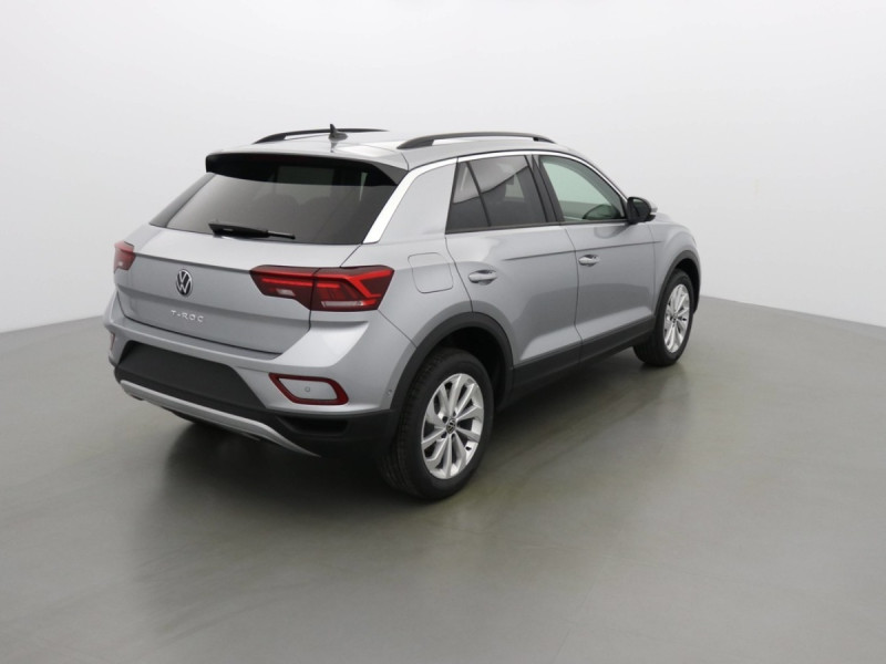 VOLKSWAGEN T-ROC LIFE 150 TSI DSG-7