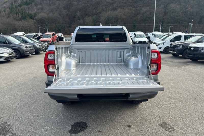 TOYOTA HILUX 2.8 204 BVA INVINCIBLE 4PL