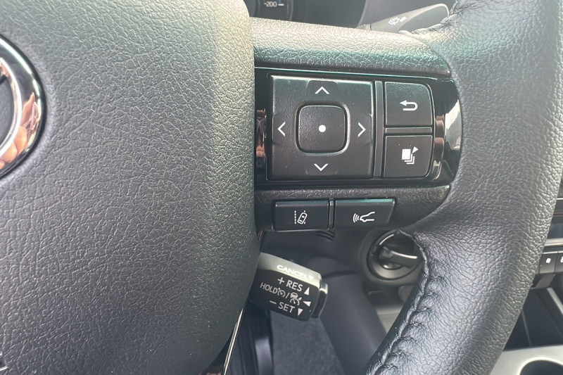 TOYOTA HILUX 2.8 204 BVA INVINCIBLE 4PL