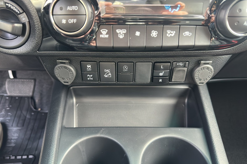 TOYOTA HILUX 2.8 204 BVA INVINCIBLE 4PL