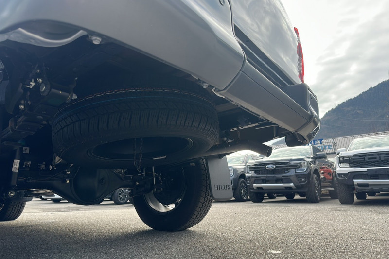 TOYOTA HILUX 2.8 204 BVA INVINCIBLE 4PL