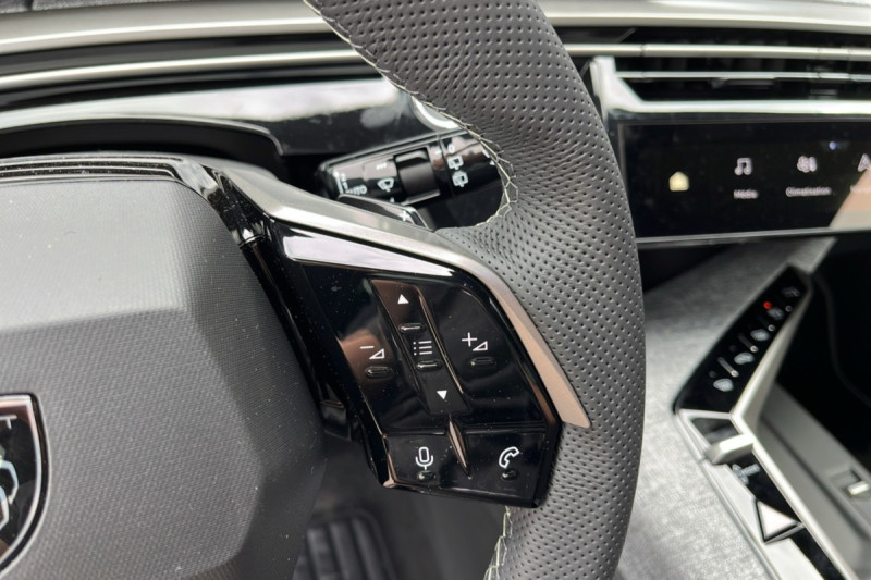 PEUGEOT 5008 HYBRID 145 E-DCS6 GT 360 T.O