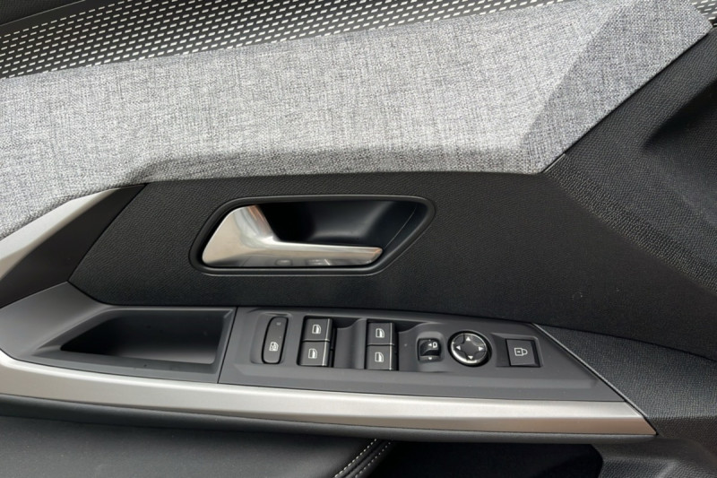 PEUGEOT 5008 HYBRID 145 E-DCS6 GT 360 T.O