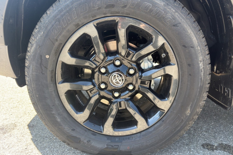 TOYOTA HILUX 2.8 204 BVA INVINCIBLE RIDEAU