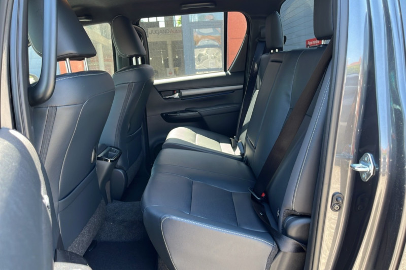 TOYOTA HILUX 2.8 204 BVA INVINCIBLE 4PL