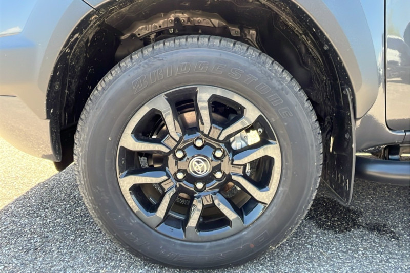 TOYOTA HILUX 2.8 204 BVA INVINCIBLE 4PL