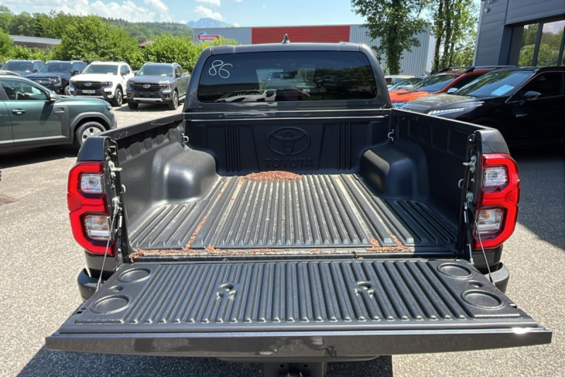 TOYOTA HILUX 2.8 204 BVA INVINCIBLE 4PL