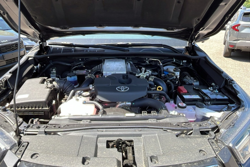 TOYOTA HILUX 2.8 204 BVA INVINCIBLE 4PL