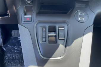PEUGEOT RIFTER BLUEHDI 130 EAT8 ALLURE