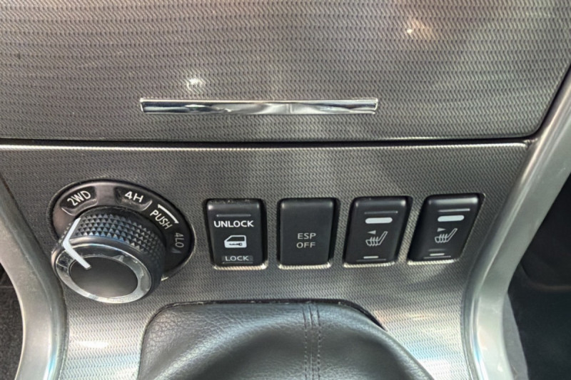 NISSAN NAVARA 2.5 DCI 190 4WD DOUBLE CABINE