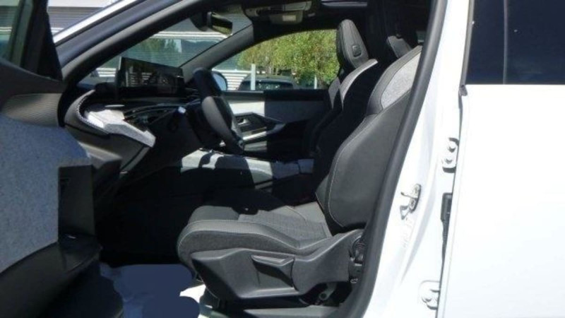PEUGEOT 3008 HYBRID 145 E-DCS6 GT