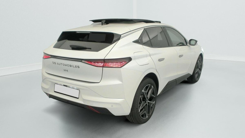 DS N 4 HYBRIDE 145 E-DCT6 ETOILE - ALCANTARA