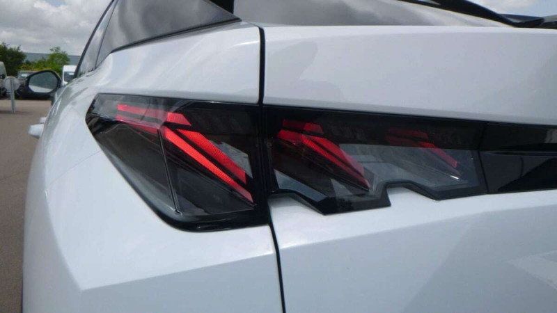 PEUGEOT 3008 HYBRID 145 E-DCS6 GT