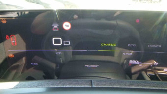 PEUGEOT 3008 HYBRID 145 E-DCS6 GT