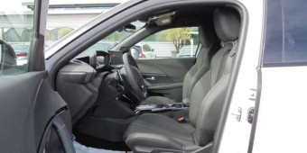 PEUGEOT 2008 HYBRID 145 E-DCS6 GT