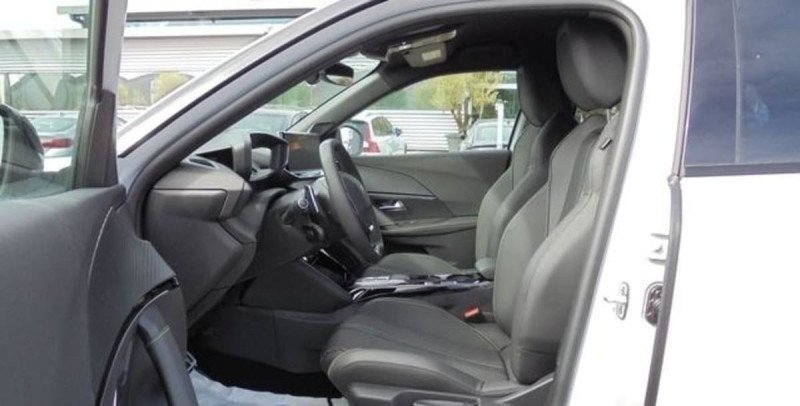 PEUGEOT 2008 HYBRID 145 E-DCS6 GT